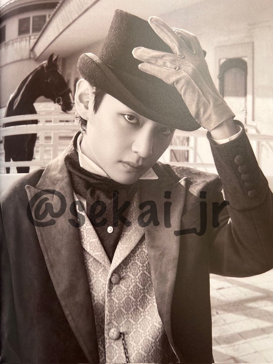 borahae_BTS's tweet photo. — Fotos del folio de Taehyung "Veautiful days"
#TAEHYUNG #tae #btstae #taebts https://t.co/AGzzpoG8s0