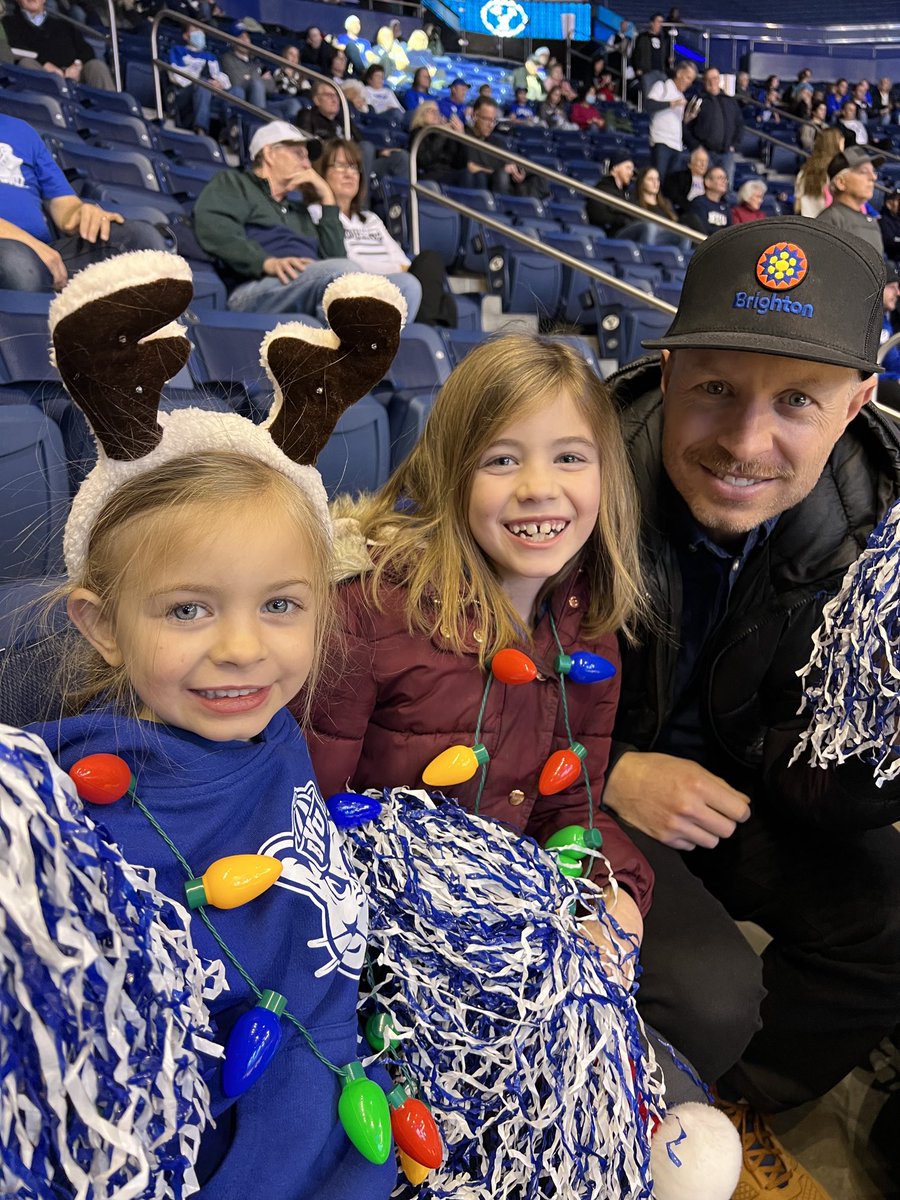 BryceThacker's tweet image. Holiday Cheer for the BYU Hoopsters! Go Cougs!!! #byuhoops