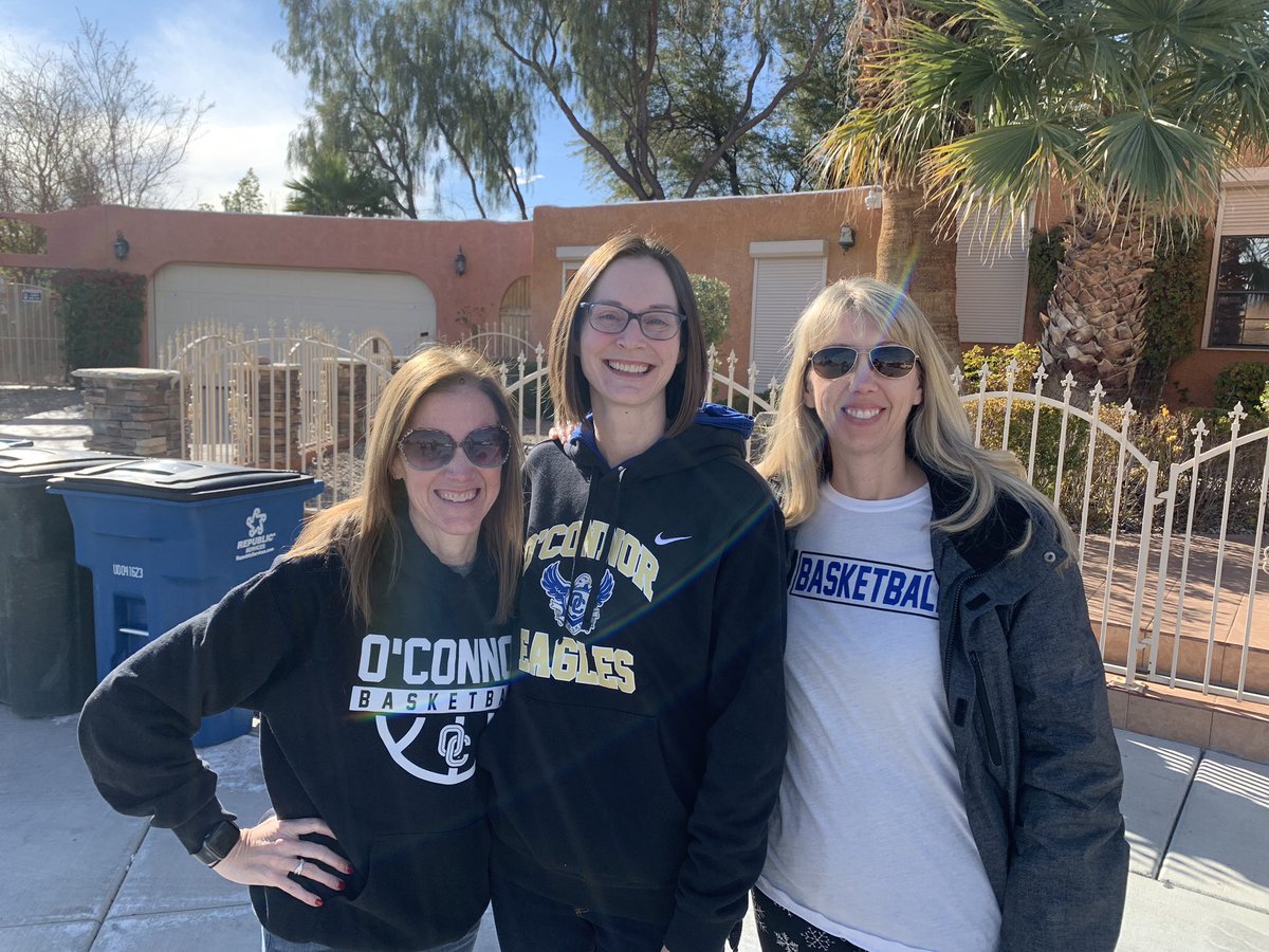 AdminLeadServe's tweet photo. O’Connor boys basketball gets 3rd place in the Las Vegas Tarkanian Classic by going 3-1 with a final victory over Utah’s Bingham High School! Great job boys and thanks to the coaches and booster moms! @DVUSD @SDOathletics https://t.co/meROnJf5Nz