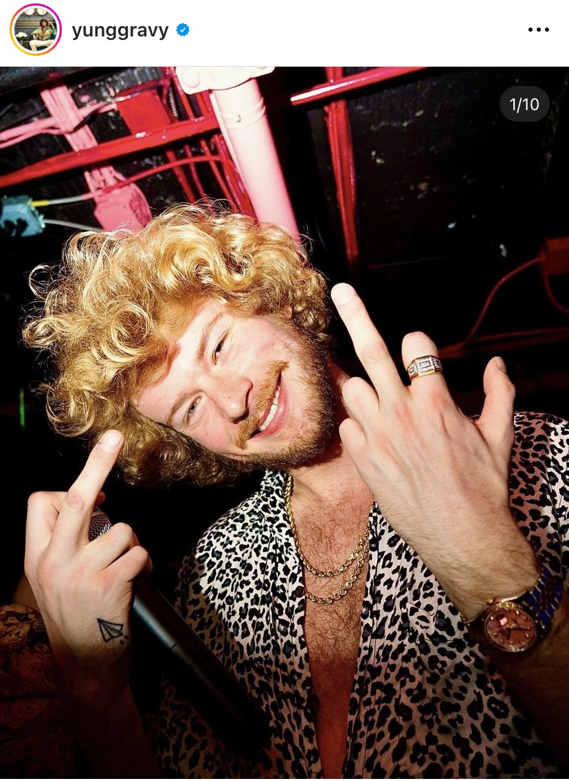 Crzytvglobal's tweet photo. The King of Milfs Yung Gravy 🕺🕺
.
.
.
.
.
.
#andersonpaak #beatmaker #bostonhiphop #chicagohiphop #cypher #dancehall #e40 #hiphhop #hiphopart #hiphopartist #hiphopbeat #hiphopbeats https://t.co/sCDZFD1nxy