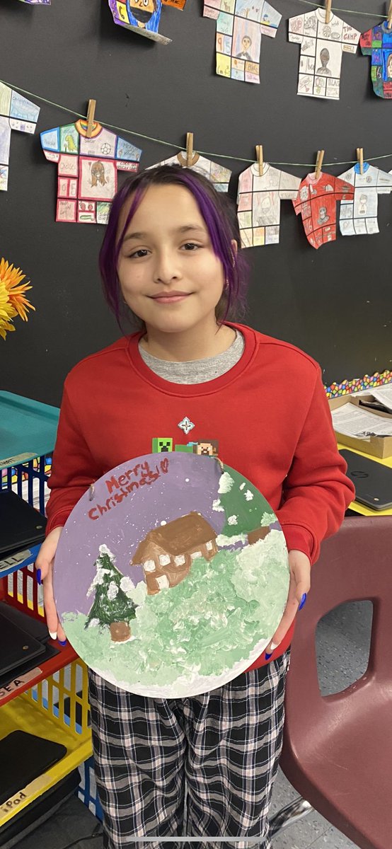 miss_farhat's tweet photo. We love your work Chels! Great job with your Christmas sign! 🎨 https://t.co/RCROzpUlvd