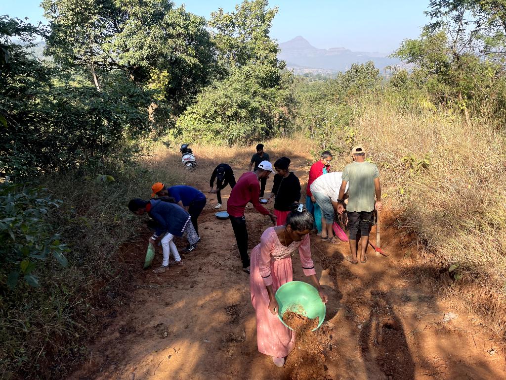 Pawanshingare83's tweet photo. NSS SPECIAL CAMP 2022 

Projects undertaken

1. Built an artificial water reservoir 
2. Road fixing
3. Blood Donations and health checkup for women.
4. Human Rights and Organ Donation awareness

#NSSdeptLONAVALACOLLEGE
#NSS @_NSSIndia @MaharashtraNSS @NSSSPPU @dcarthigueane https://t.co/1j4XB1K9pp