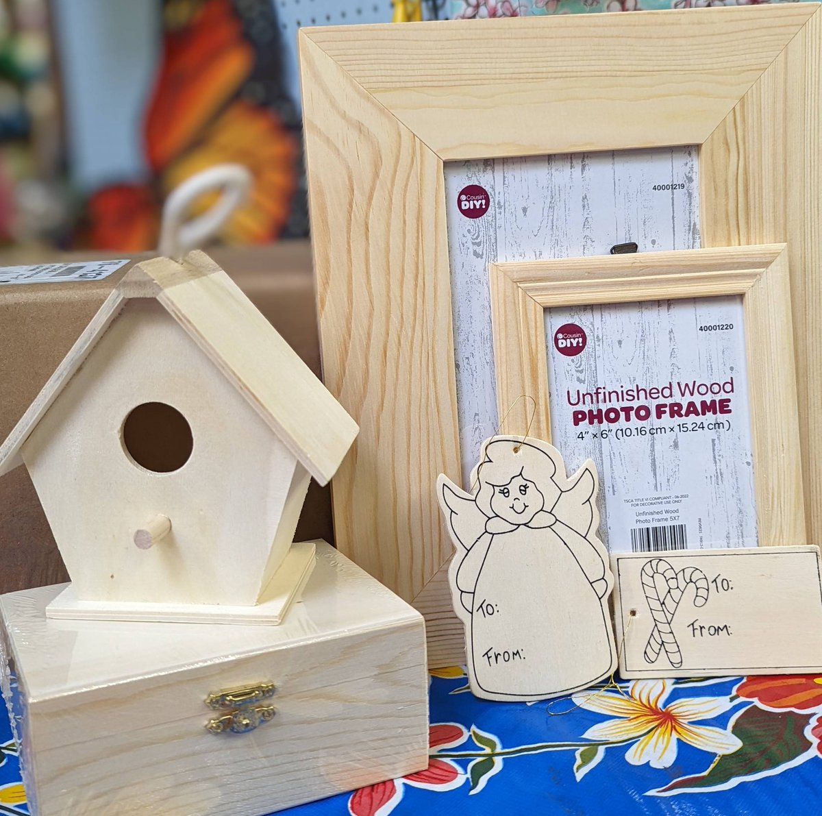 MendelsSF's tweet photo. Looking for a craft project for the kids? These are just some of the things we have that can be personalized using markers, paint or stickers #diyholidays #shoplocal https://t.co/IqO3v8axr5