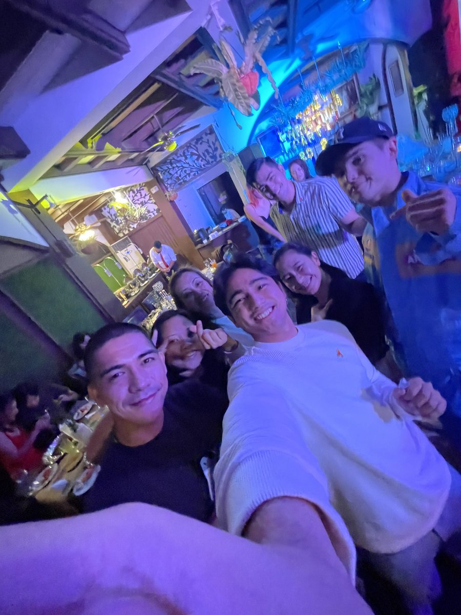 crismarmench's tweet photo. Merry Christmas!

(ambag ko hehe idk what's already posted but here you go ☺️) https://t.co/NfvM9GSnzN