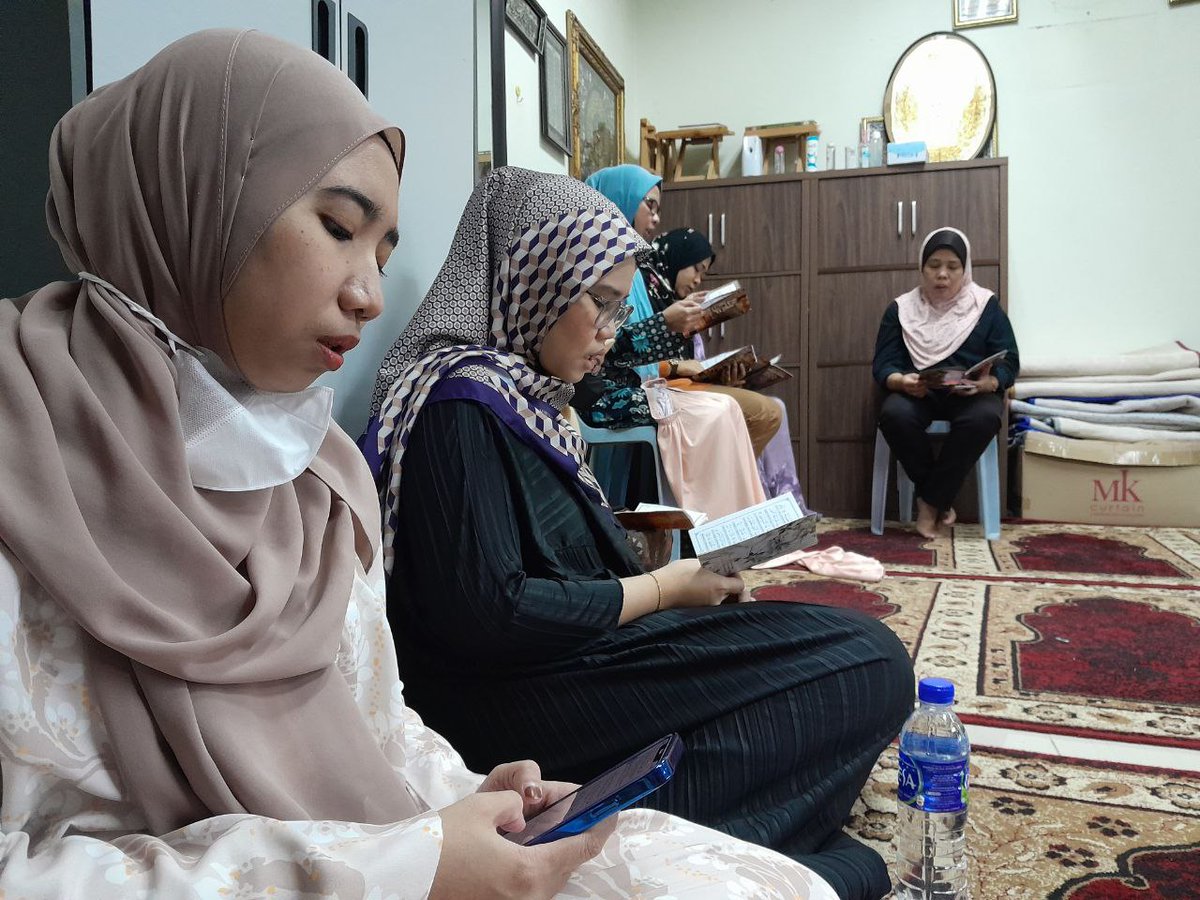 negeriroadstone's tweet photo. MAJLIS BACAAN YASIN & TAZKIRAH NEGERI ROADSTONE
Tarikh: 23 DISEMBER 2022 | 28 Jamadilawal 1444H
Tempat: Surau Negeri Roadstone Sdn. Bhd.
Alhamdulillah, bacaan Yasin sebentar tadi dipimpin oleh Ustaz Najib Bin Taha dan diakhiri dengan tazkirah pada pagi jumaat hari ini.
#nrsb https://t.co/qhrGEotWUk