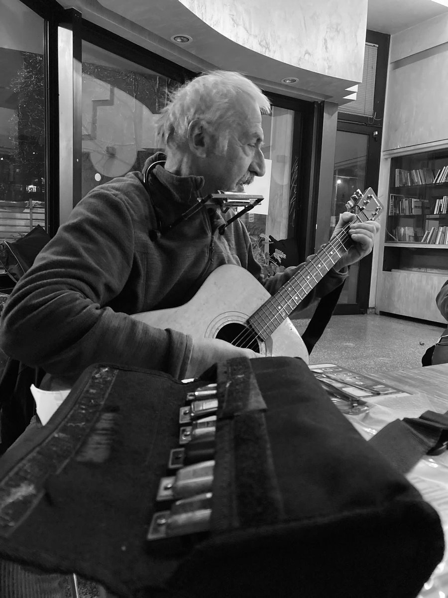 MastCrimCritica's tweet photo. Beppe Mosconi e @AMaculan_ serata natalizia per @AntigoneOnlus Veneto https://t.co/SUMTQCBggk