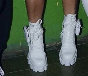 Acho que Deolane Bezerra já está se preparando hein