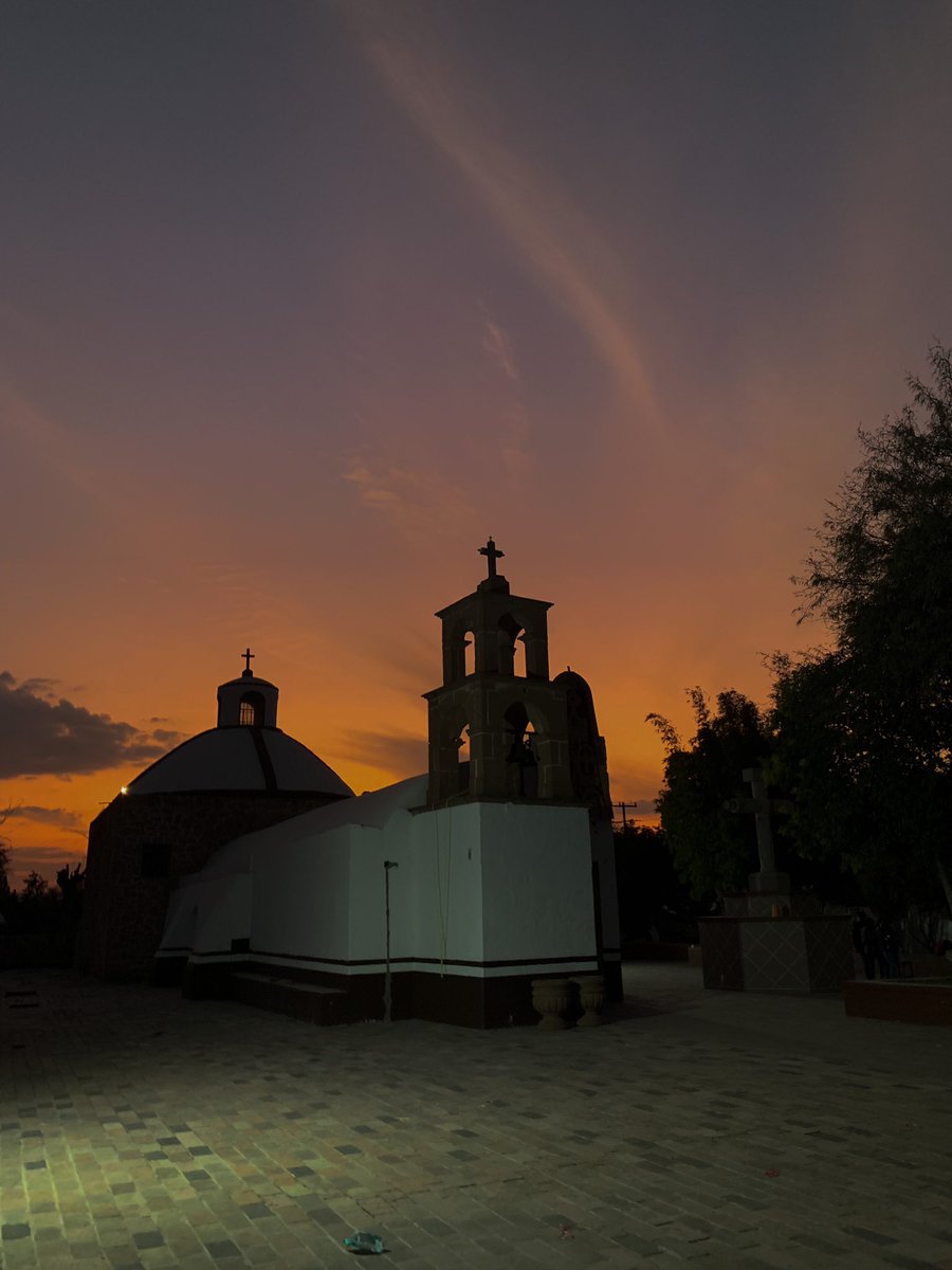 AnacatyTamez's tweet photo. Te dedico los cielos de Huichapan ✨ https://t.co/Xn5XVvsyYZ