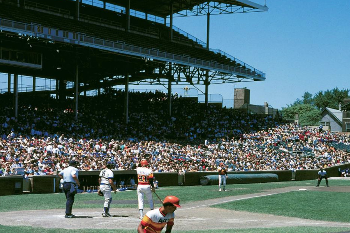 PolyesterUnis's tweet photo. Wrigley Field, 1977 @Cubs vs. @astros https://t.co/3DgHUWgdov