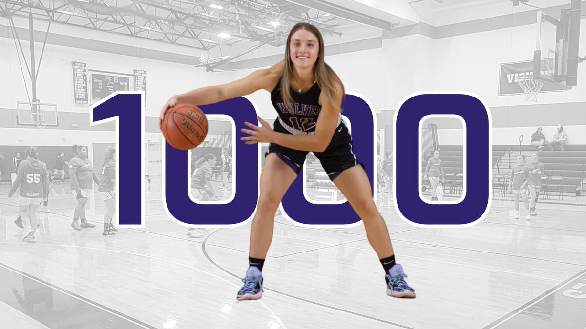 syracuseroyals's tweet photo. Huge congrats to Kailey Kalet @KaileyKalet on scoring her 1000th point tonight! 👑🏀 #RoyalFamily https://t.co/4nBM3CVbWj