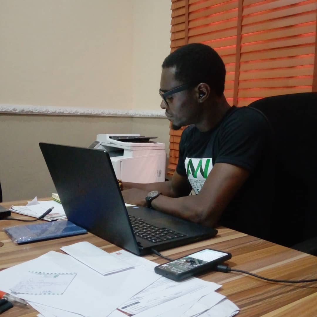 akinwale_cfi's tweet photo. ...For the journey so far in this #Agric sector, God i thank you ๐
...For giving us a Voice & Brand in this #Agric sector, God we say thank you ๐
Ps: To our new Agricultural Talents, it was never a Day's Journey.. #FridayThanks https://t.co/VuiSsjH4Fv