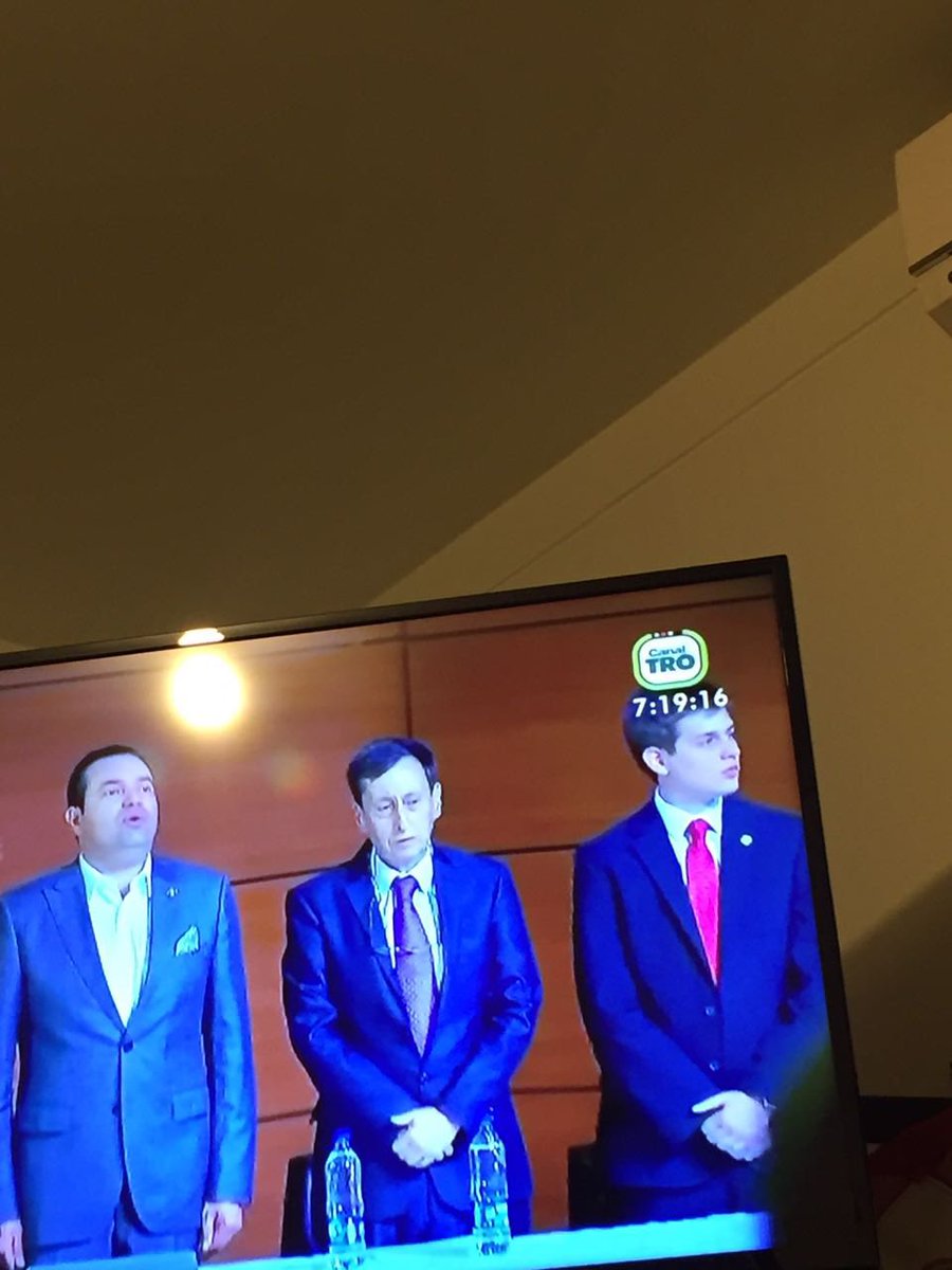AlfonsoPintoFra's tweet photo. 🧵1/2
Como Director de Competitividad en el gobierno #SantanderNosUne, junto al Gobernador @DidierTaveraA, logramos que el estímulo económico a los ganadores del Concurso Departamental de Periodismo Luis Enrique Figueroa Rey, se hiciera efectivo al día siguiente de la ceremonia. https://t.co/FIYQebnpKe