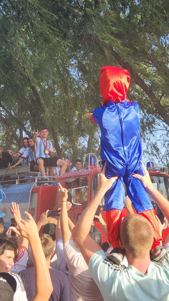 giraltpablo's tweet photo. La foto mas tierna que van a ver hoy.❤️🤘🕸 https://t.co/lPOflycDko