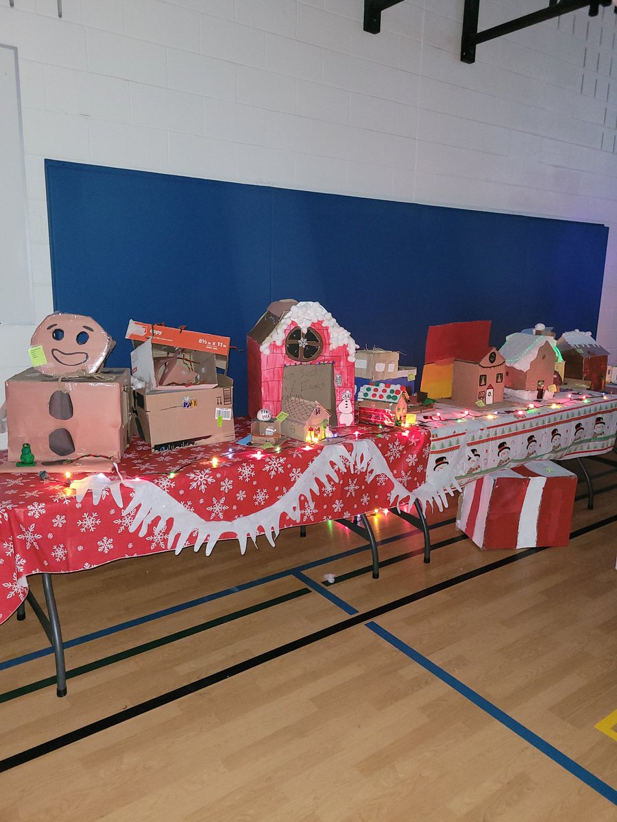 SRacco's tweet photo. We had so much fun @svdptiger Christmas dance today! All of the gingerbread houses were amazing! Way to go tigers! https://t.co/M9EH6vqcHN