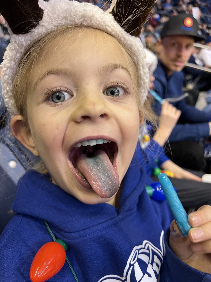BryceThacker's tweet image. Cosmo’s blue candy and here to cheer on our Cougs in blue! #BYUhoops