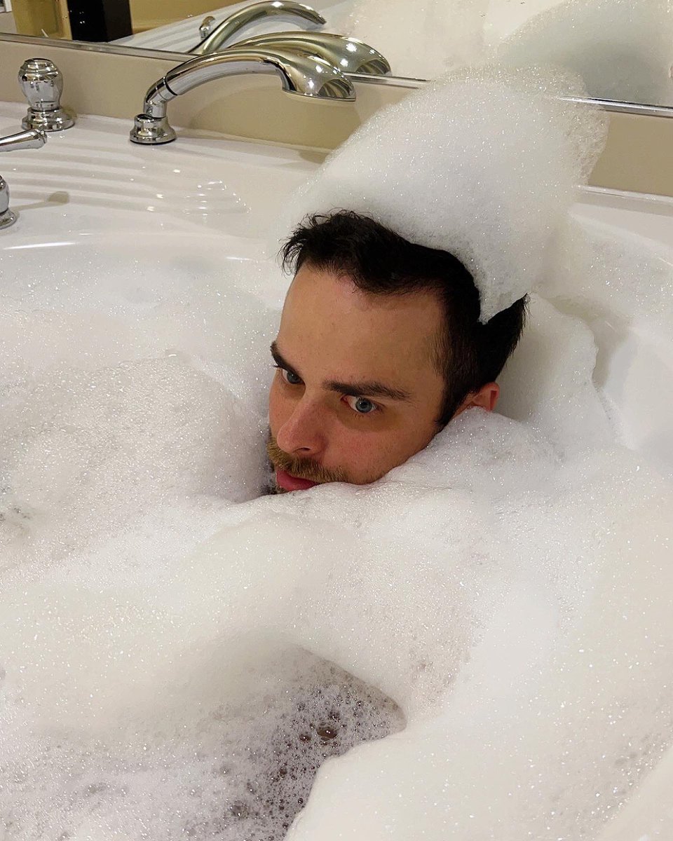 bridgetdagenais's tweet photo. It’s michael day!!! My favourite day!!! https://t.co/lu2H0u73sa
