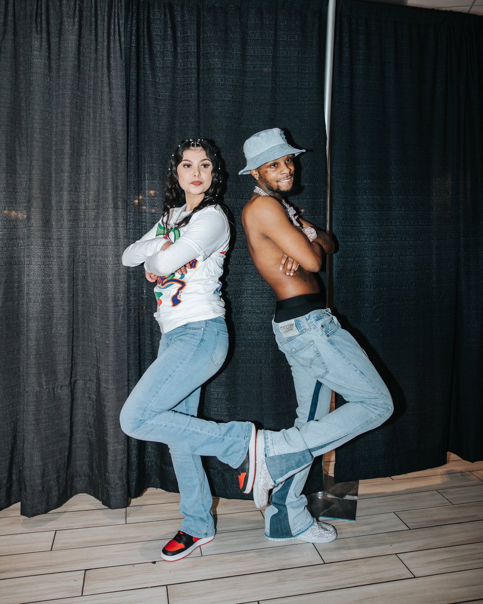 toosii2x's tweet photo. Thuggin wit the fans 💙 https://t.co/4eSBrF0Jun