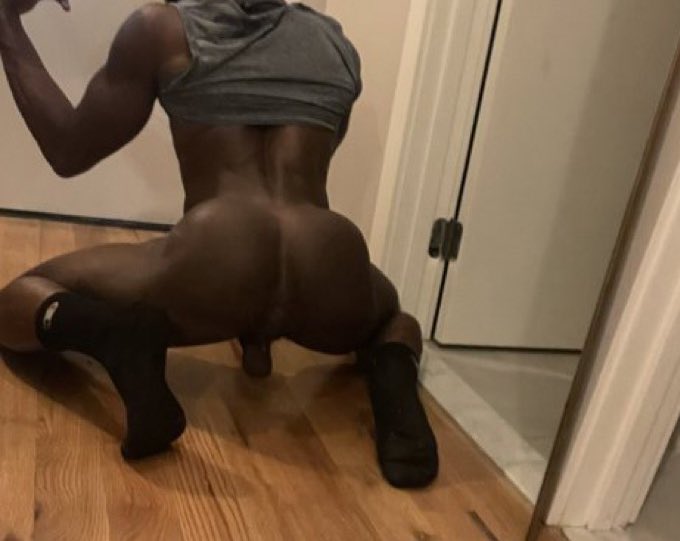 sassyTwunk's tweet photo. @DerekAllen88 Definitely got a Donk 😈 https://t.co/8Vxy2vtzdR