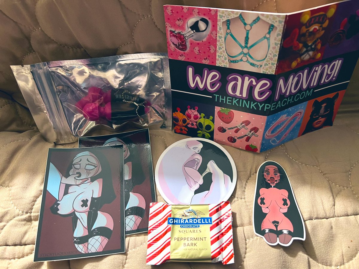 blu_thicccems's tweet photo. Got my favorite stickers today😍😈 from @TheKinkyPeach 🍑 Remember to support small business 💙 #forgivemedaddy #0nlÿSïnnërs #smallbusiness #nun #favorite #kinky https://t.co/wHTNGjMYo5