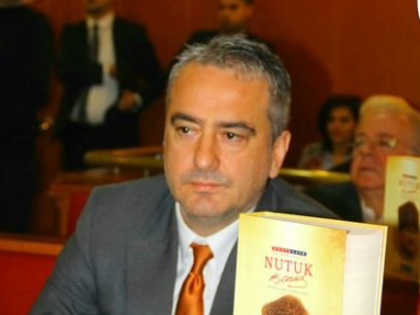 clicktrx's tweet photo. İsmi Çetin Kırışgil. Beşiktaş Belediyesi'nin Chp'li meclis üyesi. Rüşvet ve irtikap suçlarından tutuklandı. Yaklaşık 200 milyon tl'lik bir rüşvet ağına aracılık yaptığı düşünülüyor. https://t.co/N1cxWro4fb