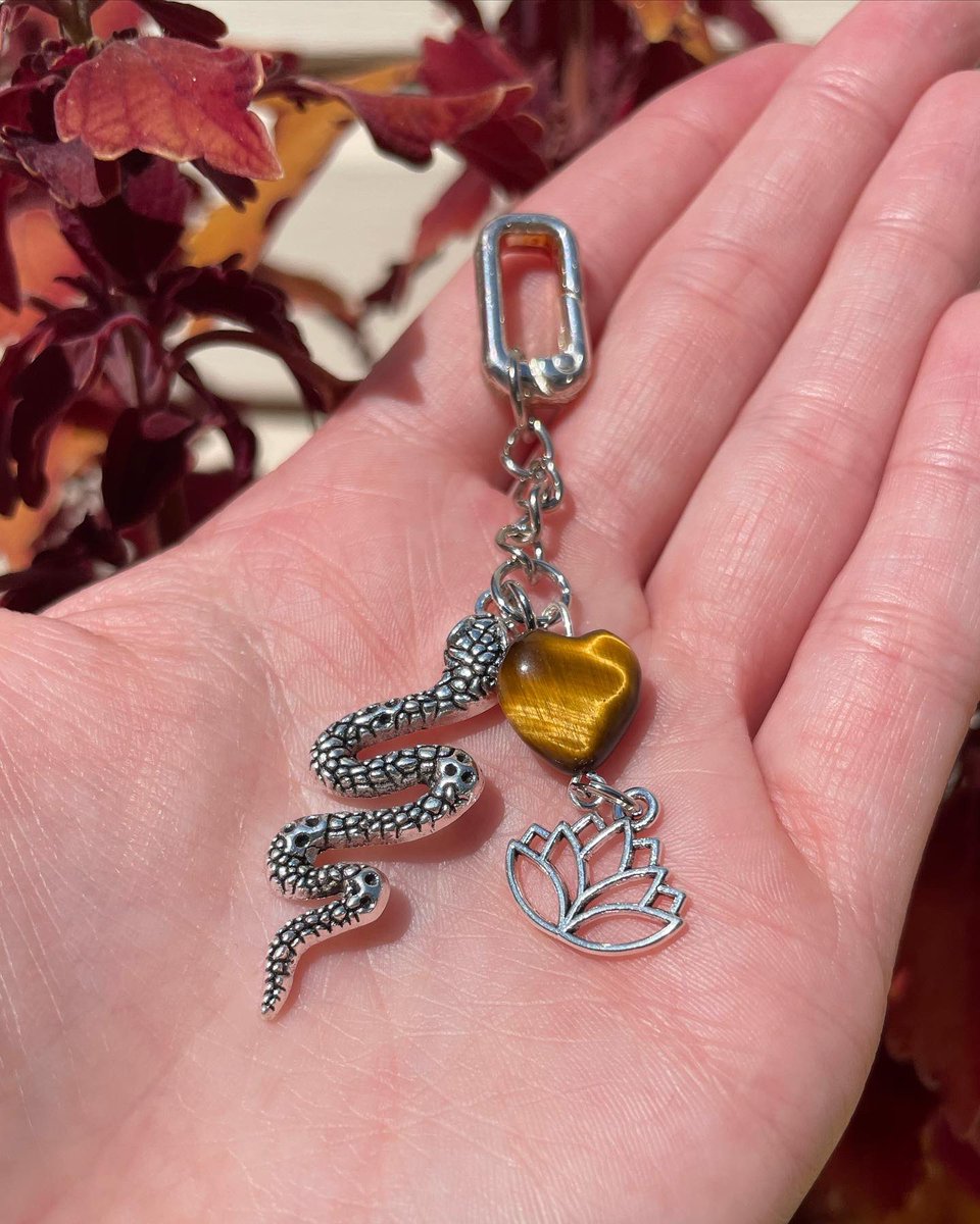 enchantinggemi's tweet photo. feeling like i’ve been absent from twitter for awhile now because it hasn’t really been the same since they changed it. anyone still seeing small biz content? 🥺

https://t.co/tX9bS6IKYF https://t.co/EBOrL6XA89