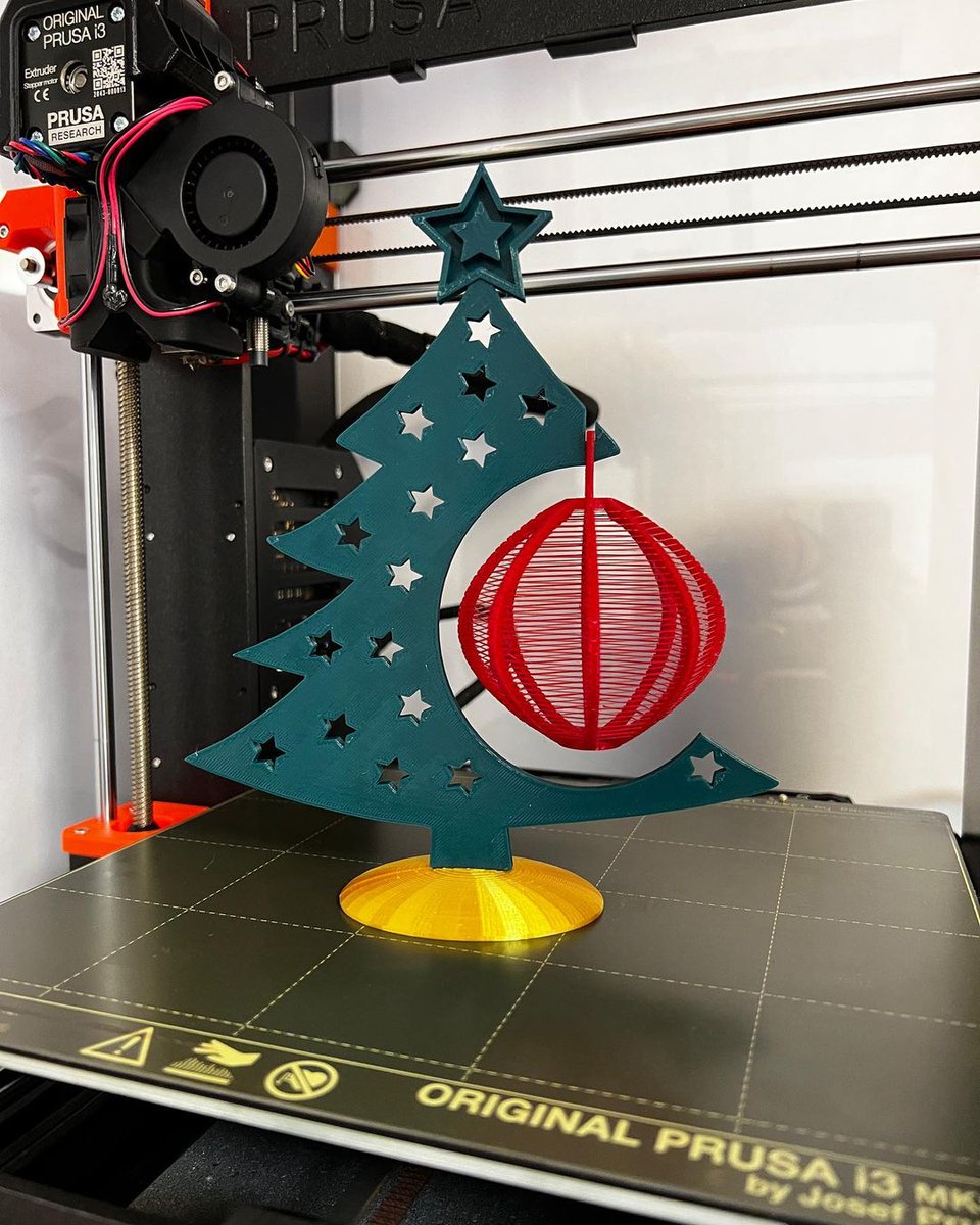 esun3dfilament's tweet photo. It’s Christmas Print time 😍 #3dprinted by @_ml.3d_
———————————————
🖨️Printer: Prusa i3 MK3S+
🛠️Slicer: Prusa Slicer
🌈Filament: @esun3dprinting PLA+ Green/Fire Engine Red
———————————————
#prusa #prusamk3s #printed3d #3dprinting #printables #3dprinter #3dprintable #3d #3dprinted https://t.co/9127CuaVlc