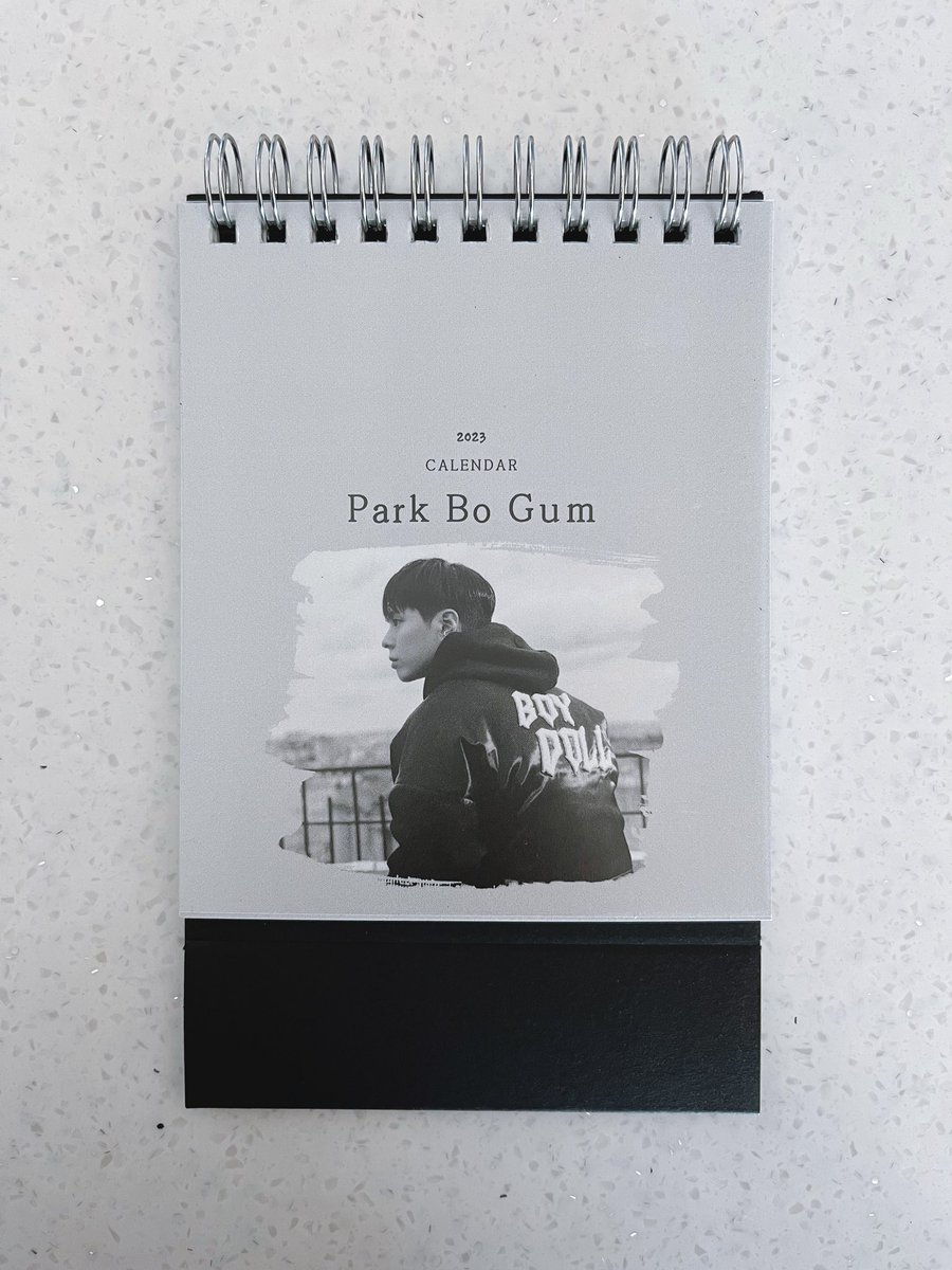 ssololong's tweet photo. 🎁2023 달력 나눔합니다🎁

✔️2023년도 미니 달력 (10x12cm)
✔️참여 방법 : RT + 좋아요❤️ 누르기
✔️참여 기간 : ~ 25일(일) 오후 보검시까지
✔️당첨 인원 : (보검배우 팬한정) 1명
✔️재나눔✖️, 판매✖️, 국내팬만 가능

#박보검 #달력나눔 https://t.co/oLnvsmJ5sO