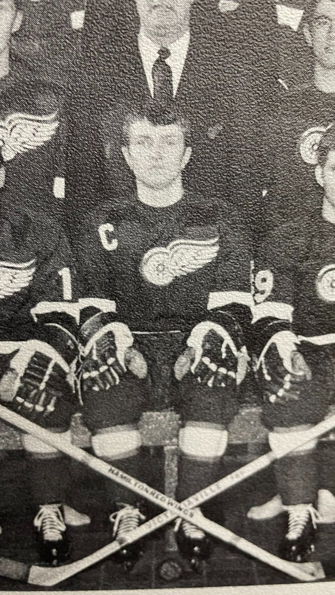 hamhockeypast's tweet photo. #3of 20 best Hamilton jrs/no NHL  Hamilton's own Ron Clime. 4yr career with Hamilton Red Wings 206gps 189pts, Ron went the WHA route . He ended up being captain of the Red Wings and nice Hamilton success story from the Hamilton Bees system, retired and lives in the Hammer https://t.co/B9ZgmEatWp