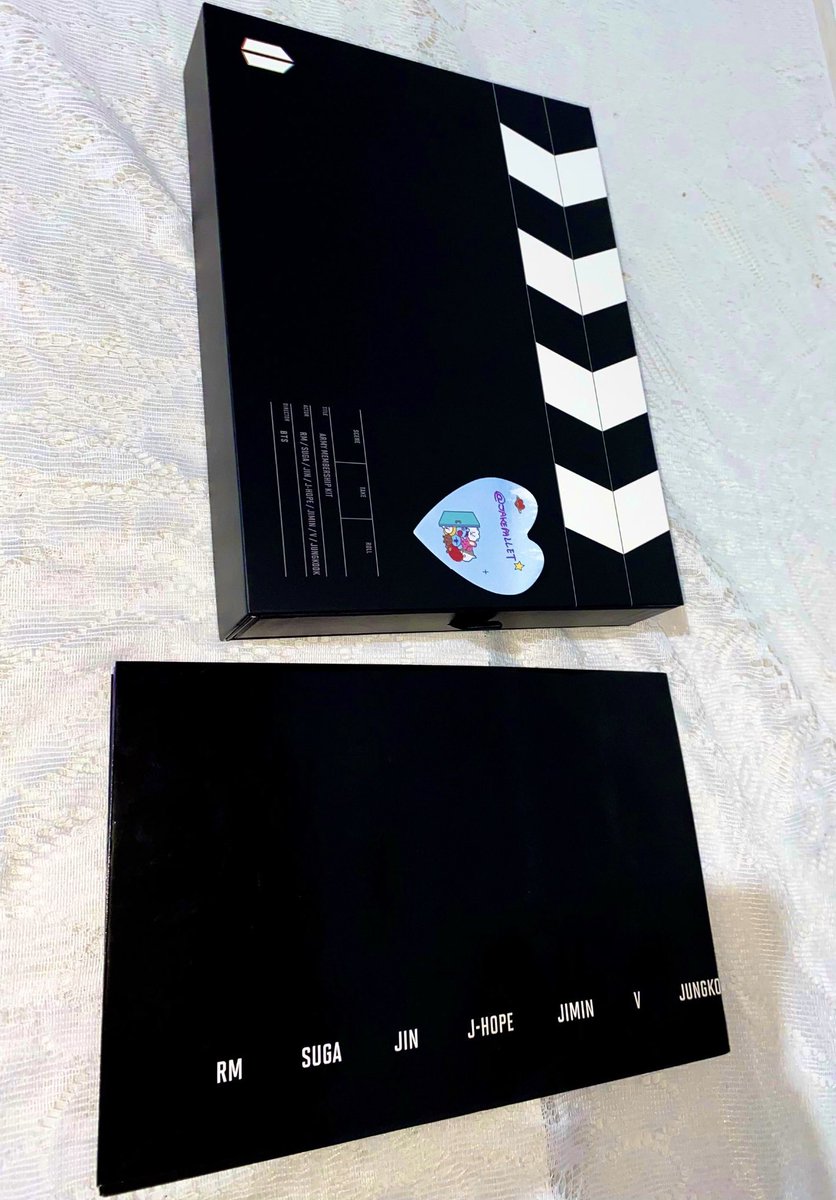 jakepallet's tweet image. VENDO / VENDA BTS ARMY ZIP 2019 

• Valor: R$ 330,00 
💜Frete INCLUSO 
💜Acompanha brinde de pré-venda e pôster
Envio em janeiro. Tenho Feedbacks positivos✅