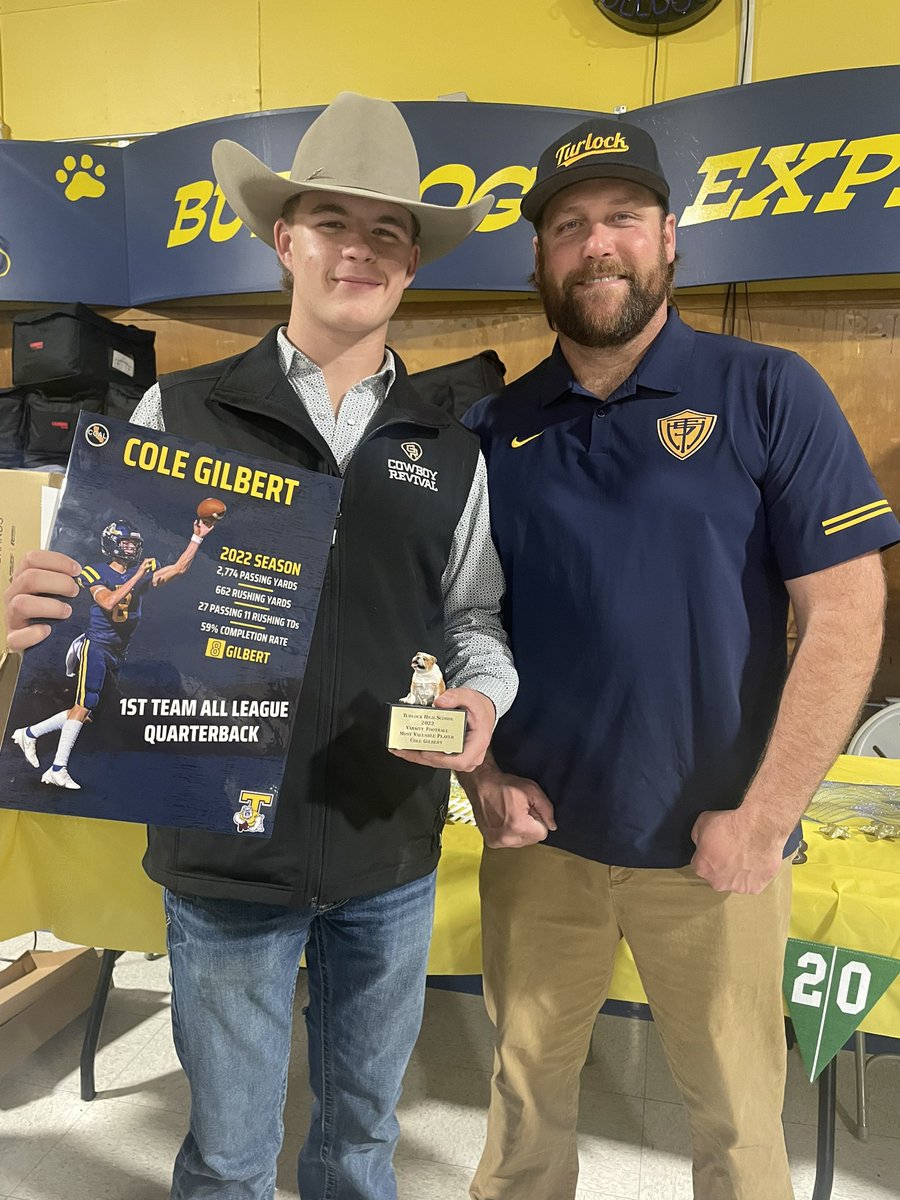 cole_gilbert8's tweet photo. Wrapped up a very successful year! Awarded First Team All League QB and MVP, thankful for all my teammates and coaches! @dbommmb4 @JT_4MAN @JAMEL4MAN @TurlockQBclub @Greg_Panelli @Coach_Honeydipp https://t.co/q15OoSXPUT