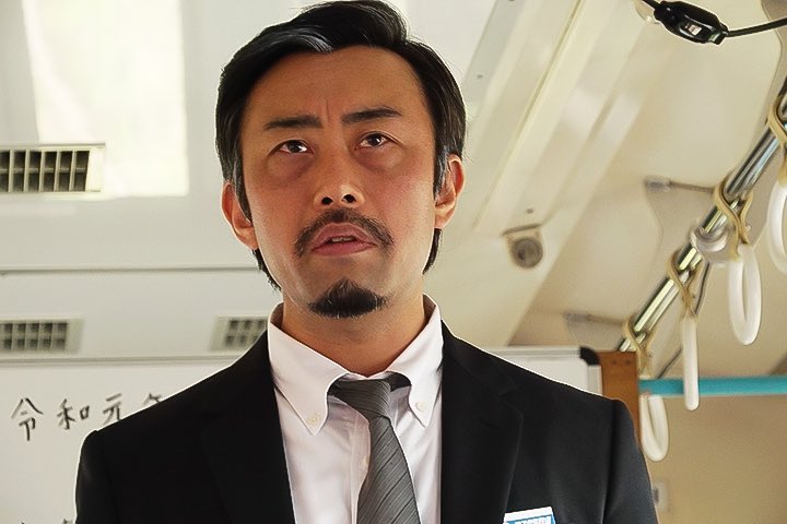 電止めファンの皆様、お待たせいたしました。『電止め』主演コウガシノブさんが銚子を舞台にした映画『散歩屋ケンちゃん』へのご出演が決まりました。
『電止め』では銚子電鉄社長役でしたが『散ケン』では打って変わってアウトローな役を演じられるそうです。‍
sanken-movie.com
<a href="/kougashinobu/">コウガシノブ</a>