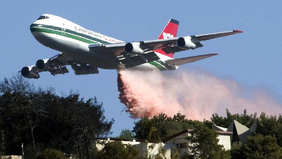 TenienteDan79's tweet photo. PARA PENSAR !
Compare los costos y utilidad!
🔥Supertanker 9000 millones de pesos
💰Convención Constitucional 68000 millones de pesos 
#incendio #VinadelMar #viñadelmar #bomberos #onemi https://t.co/yxpbU3NJrl