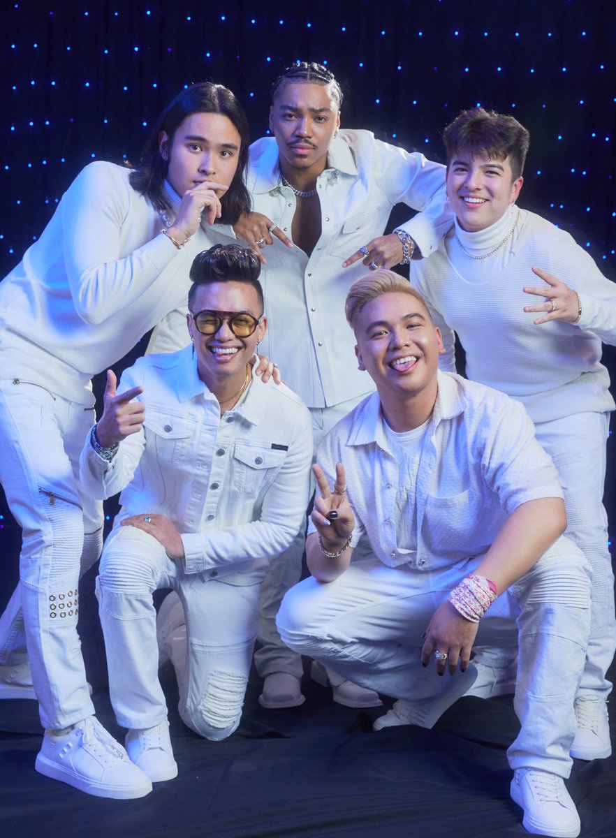 Just hanging with the band ✌️🤍 3 original members of #4TOWN and some honorary guests - live video out soon ✨ #TurningRed <a href="/Character_Media/">Character Media</a>