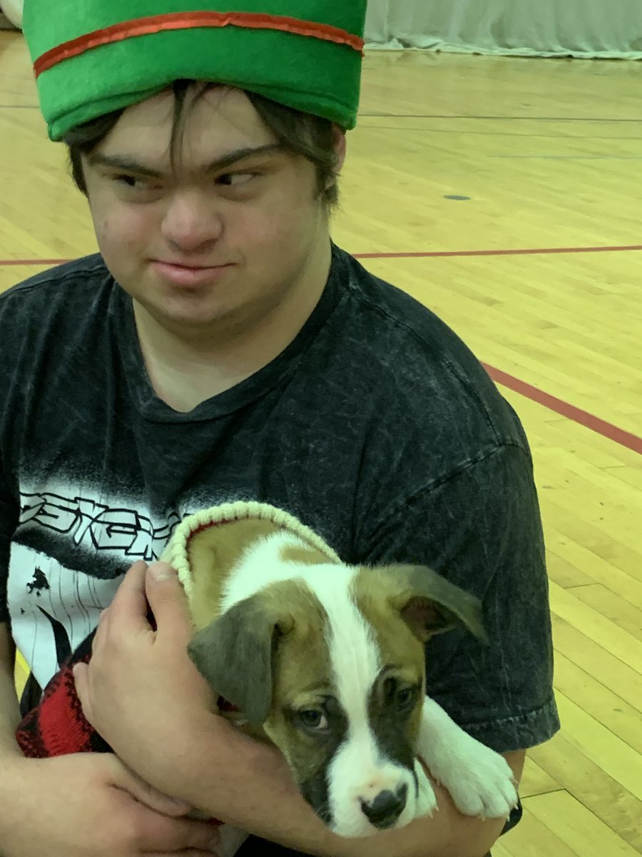 It doesn’t get much better than the last day before winter break and a puppy visit during PE!!!  Check out these Bocce players enjoying time with these adoptable puppies!! @SOPennsylvania @BestBuddiesPA