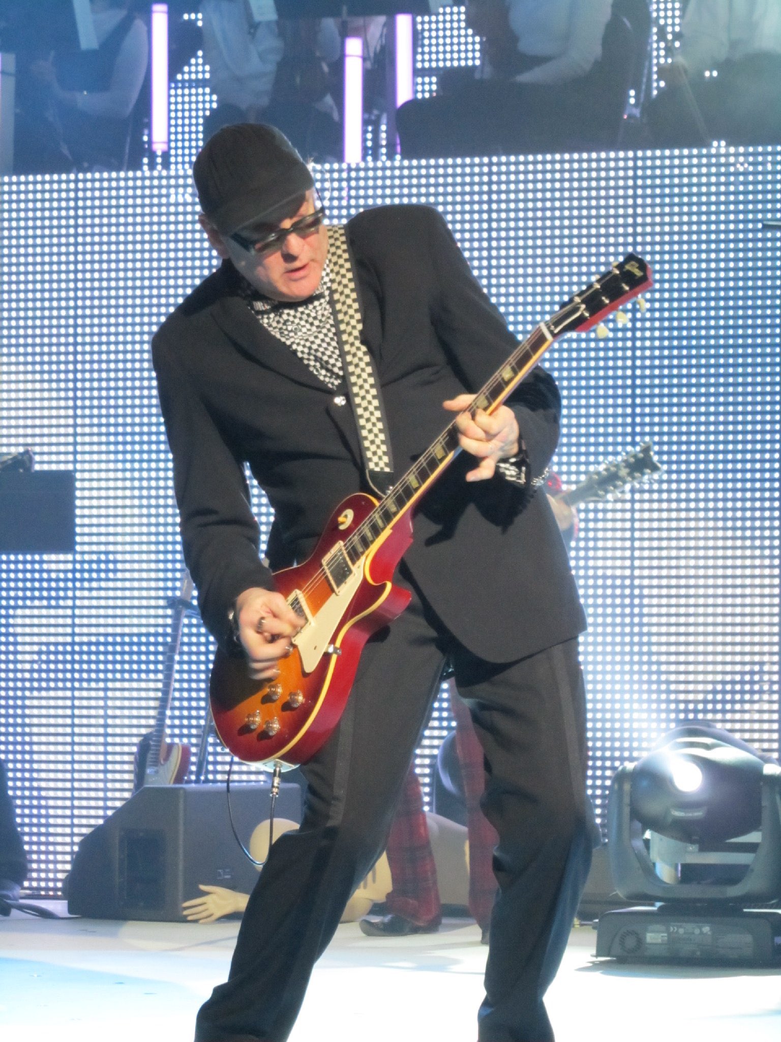 Happy birthday to one of my favorite guitarists, Rick Nielsen. 