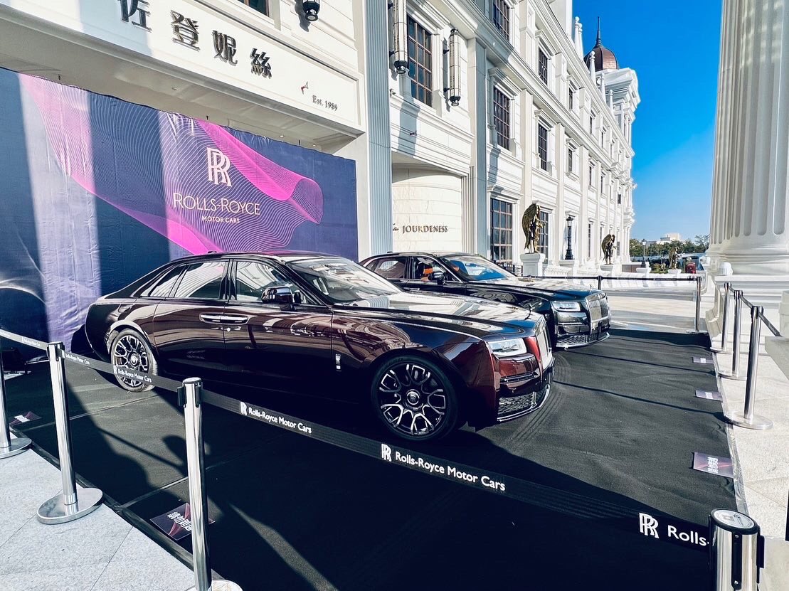 emilylin007's tweet photo. Rolls-Royce Motor Cars x Château de Jourdeness
Christmas pop-up event
23rd – 25th Dec 2022
@ Château de Jourdeness
#RollsRoyce #RollsRoyceGhost #BlackBadgeGhost
#RollsRoyceGhostExtended
#RollsRoyceMotorCarsTaipei
#RollsRoyceMotorCarsTaichung
#佐登妮絲城堡 #ChâteauDeJourdeness https://t.co/WQWPfNL2mv