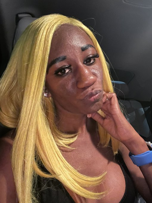 Who ready for kristmas https://t.co/v5EpTJfAir<a href="/tag/neworleans"class="tags"><span>#neworleans</span></a><a href="/tag/weekendfun"class="tags"><span>#weekendfun</span></a>