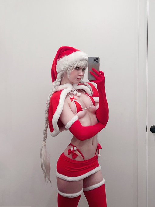 it’s MISS claus for the weekend https://t.co/CtSdgTP96v
