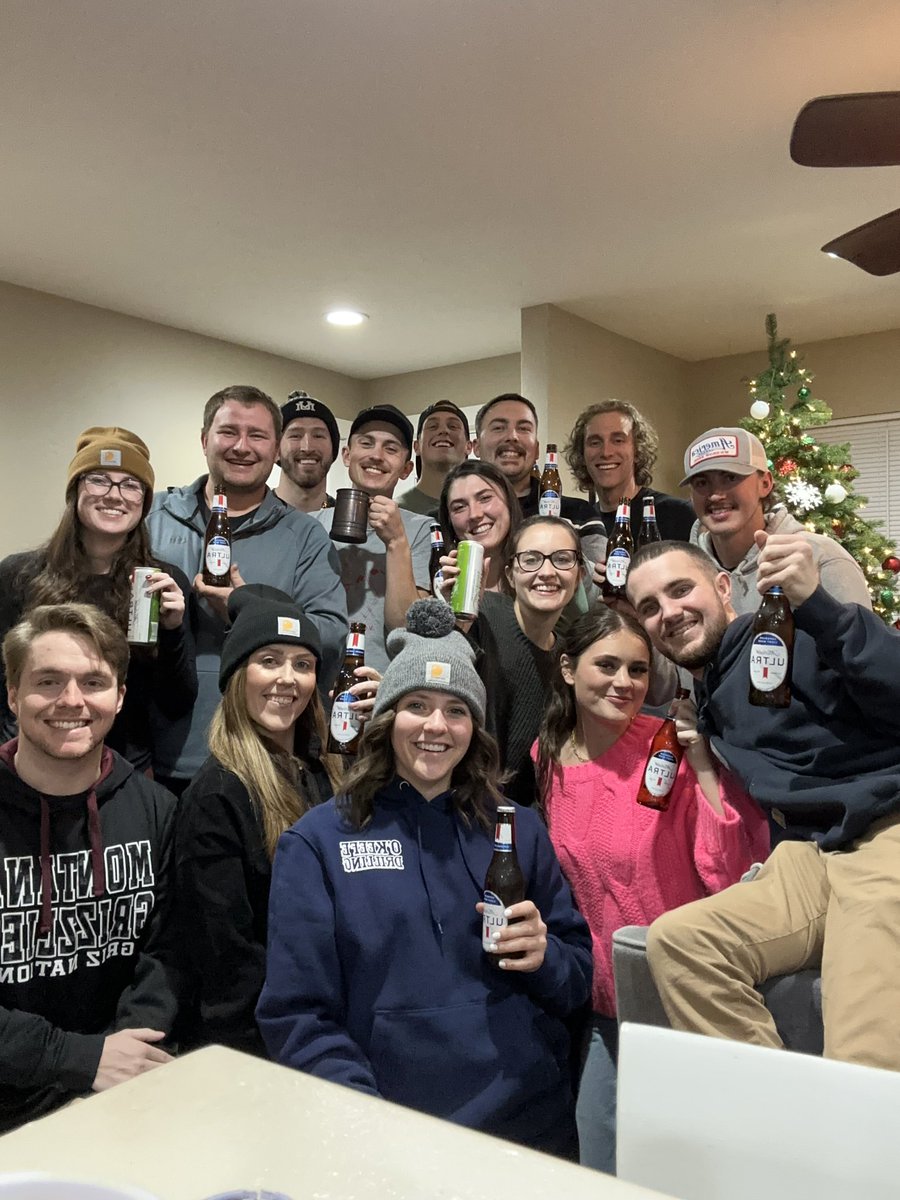 JohnLiebel's tweet photo. Every year we celebrate Lobes-mas, bringing all of us together. This is our 6th annual. @MichelobULTRA please sponsor our 7th😉 https://t.co/fZXRX3ZLvs