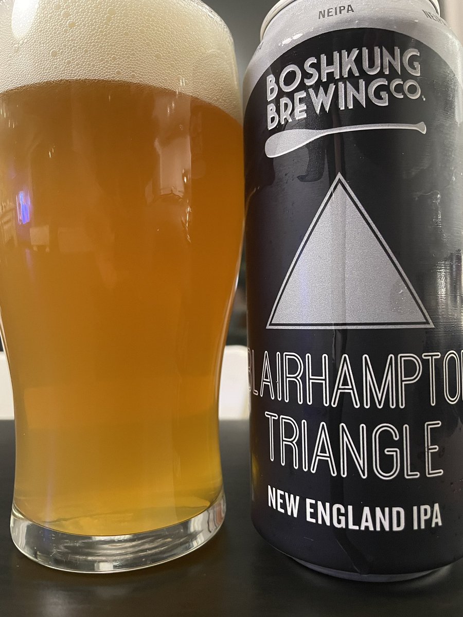 Decem-beer 21st: Blairhampton Triangle from <a href="/BoshkungBrewing/">Boshkung Brewing Co.</a> . A hoppy and slightly malty NEIPA with nice balance and only subtle bitterness.