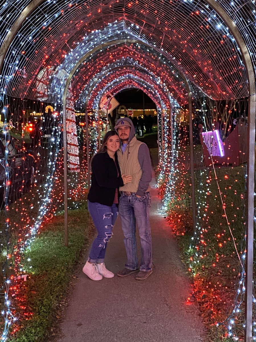 Elizabeth Charles tweet media