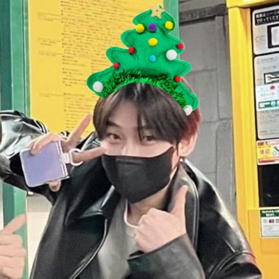 #NewProfilePic

merry xmas treenity 🌲