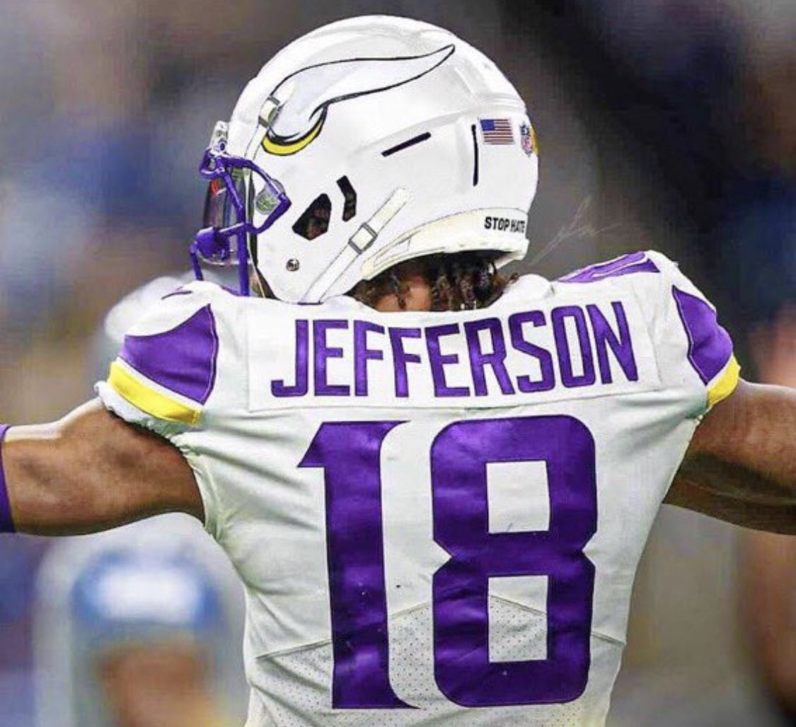 SkolMemes tweet media