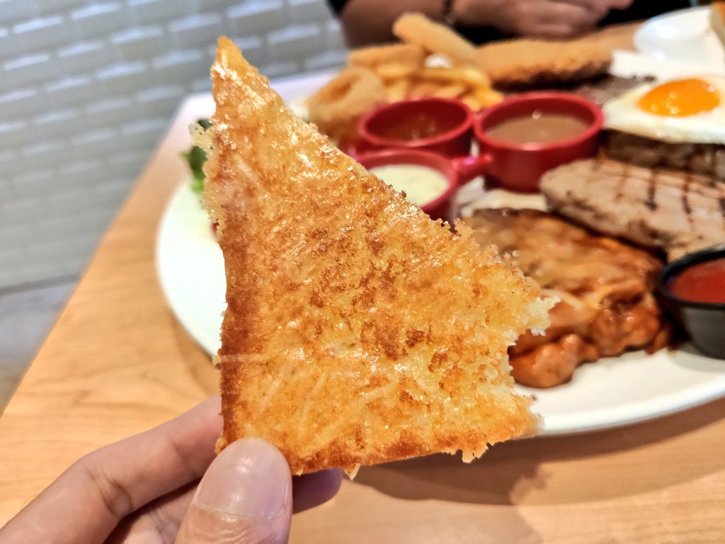 PBasIc_pat's tweet photo. ลุย🤤😆
#hungrynerd https://t.co/dMq8kMZOPz
