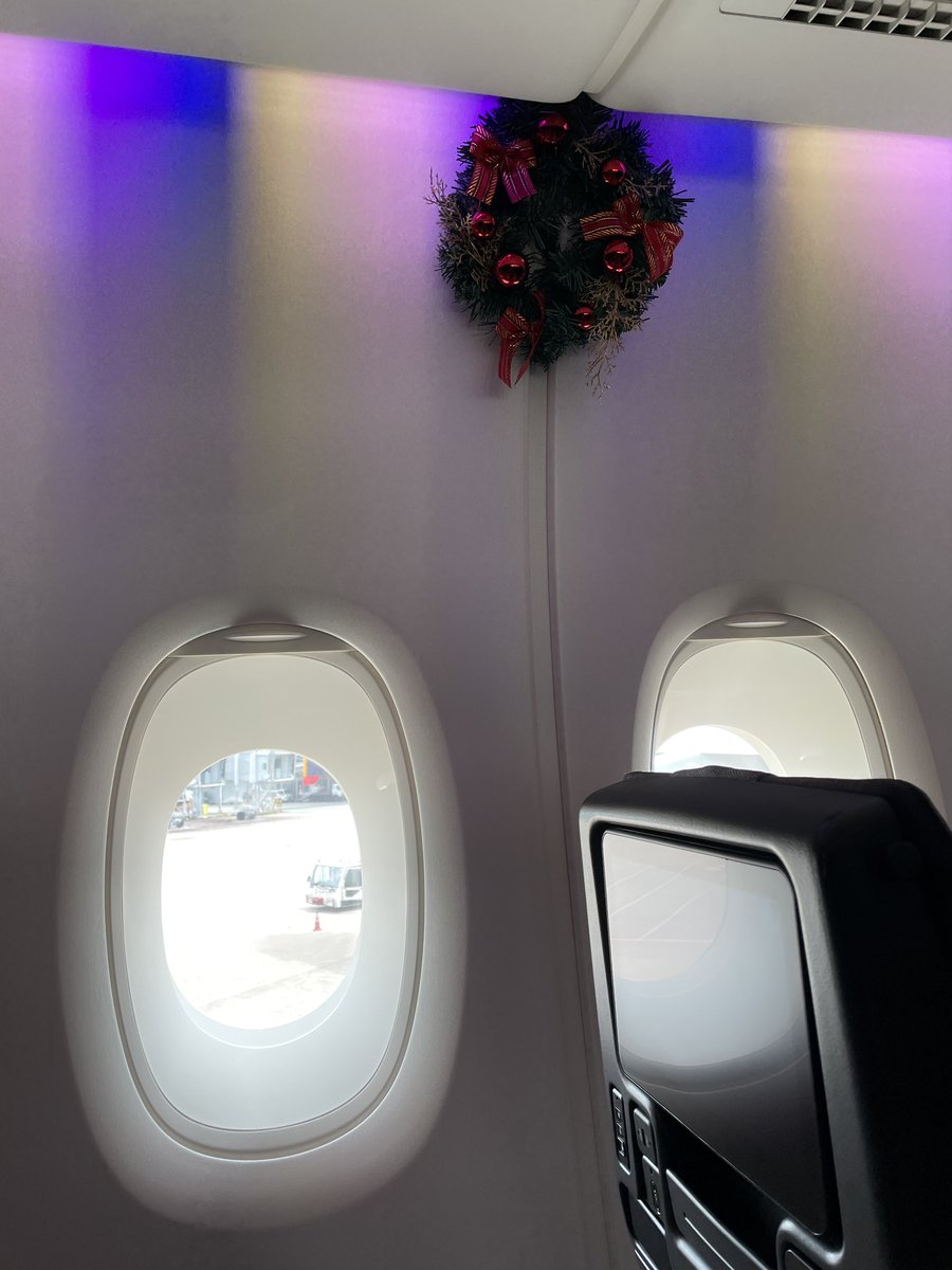 Guillaume_Rosec's tweet photo. Merry Christmas to you too, @SingaporeAir https://t.co/8rghVO6wxL