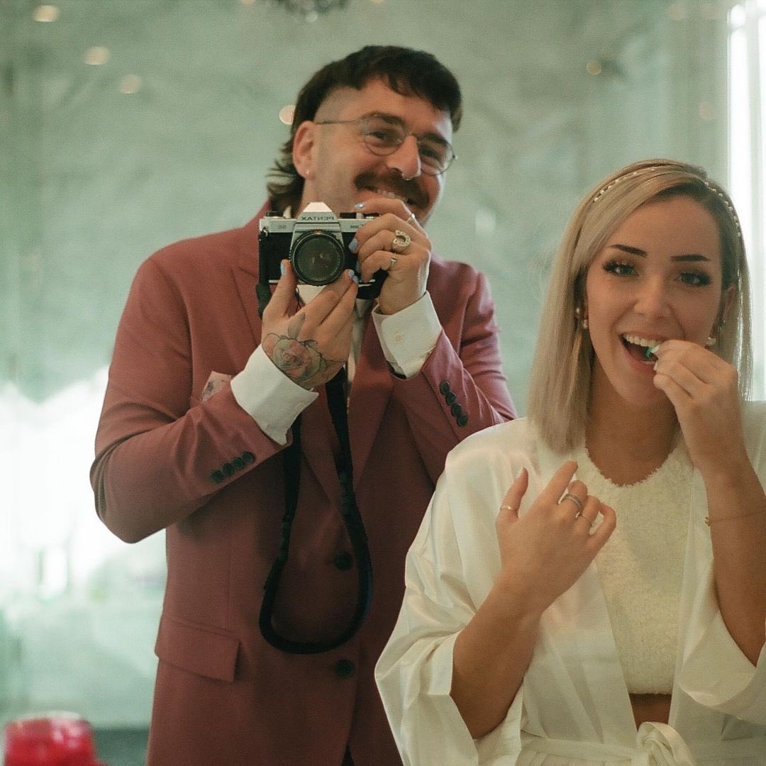 PopCrave's tweet photo. Jenna Marbles and Julien Solomita in new photos from their wedding. 🤍 https://t.co/MCICWArTd0
