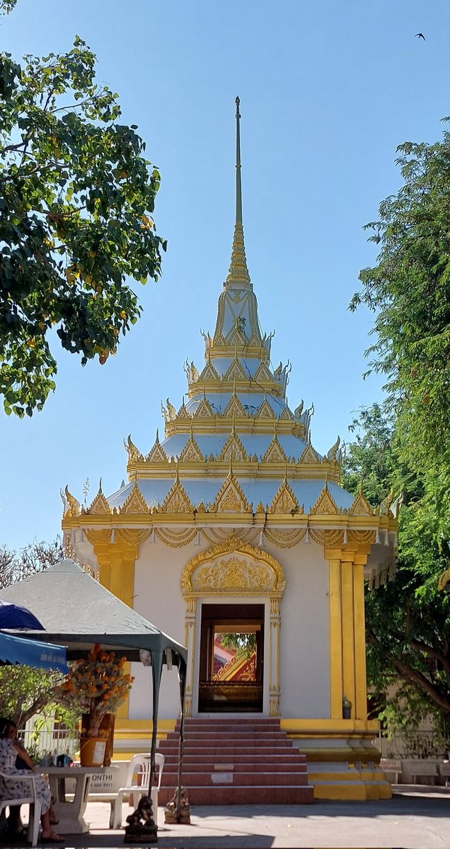 travelingman88's tweet photo. Its a good day to have a good day, and today has been awesome. So much beauty in the world to see. #beatifulworld #traveladventures #Thailand https://t.co/rADJNP6S21