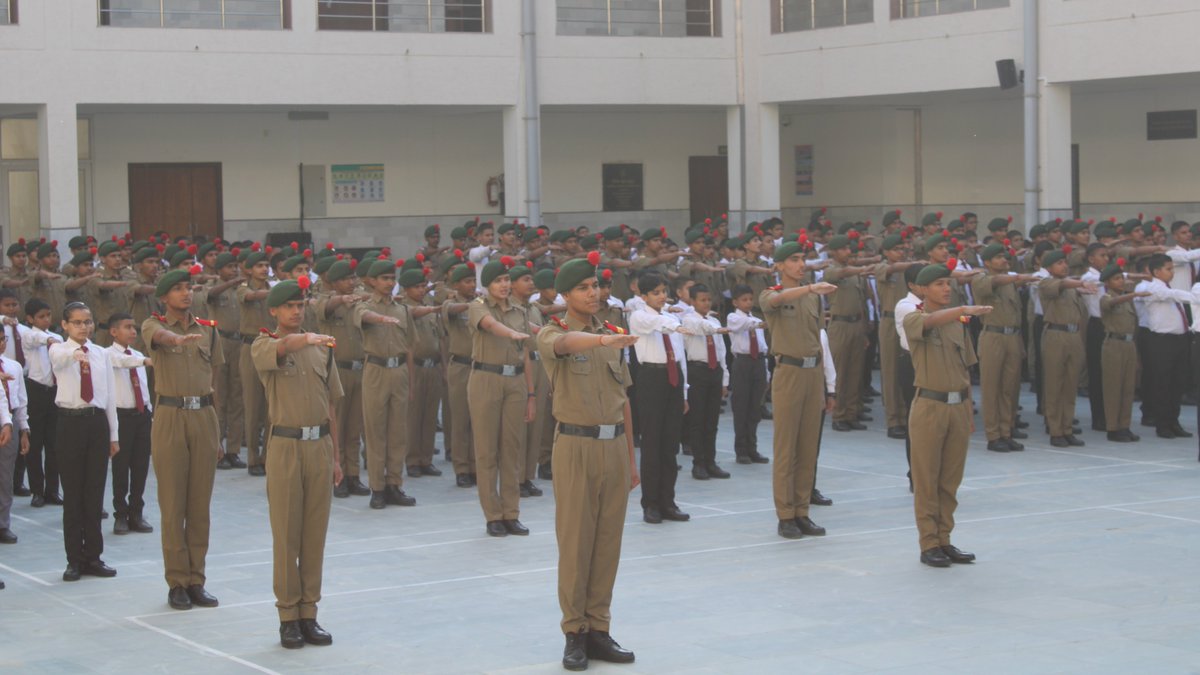 sainikschooljjn's tweet photo. Cadets and Staff of School celebrated Rashtriya Ekta Diwas / National Unity Day on the 31st October 2022 in commemoration of the 147th birth anniversary of Sardar Vallabhbhai Patel - the Iron Man of India. #UnityRun2022 https://t.co/IAG8aDtfzn