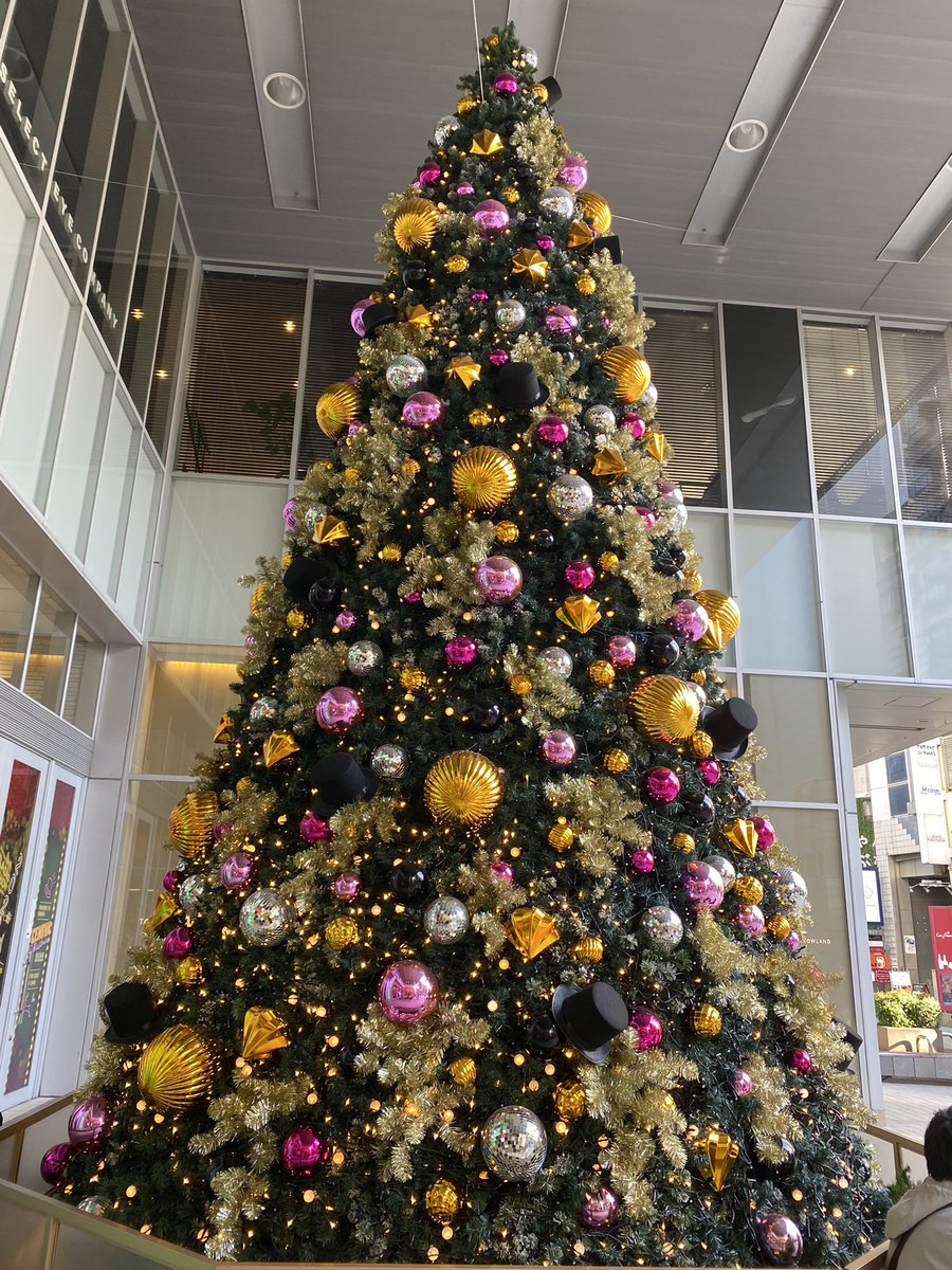 今日から1週間家で1人きりなので
クリぼっち確定しました！泣きそう(ﾟ∀ﾟ)
そろそろかいたんに
電話かけようと思う←
あとみんな、かまってLINEやら
送っちゃうと思うけど
なんか、ゲームとか
だらだら喋ったりしよー｡ﾟ(PД｀q｡)ﾟ｡