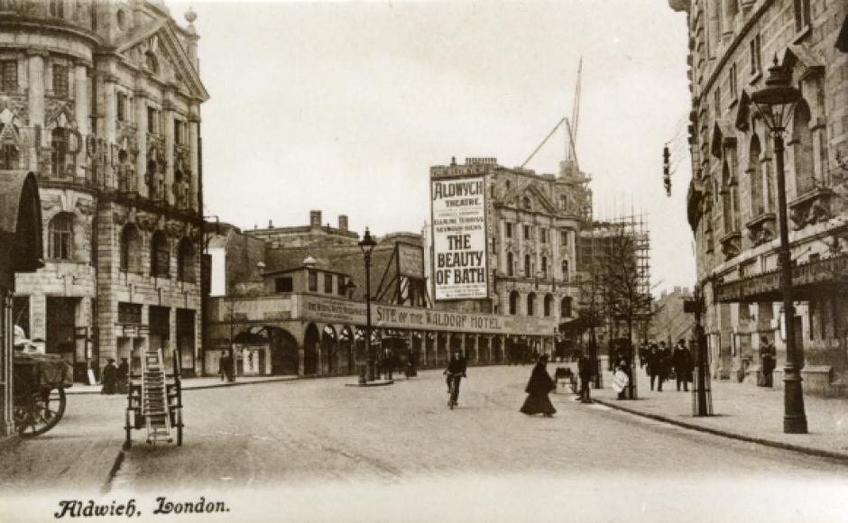 Happy 117th birthday @TheAldwych which opened #OnThisDay in 1905. Here are some photos from our archives in celebration from 1905, the 1970s and 2016 and a postcard from 1907 database.theatrestrust.org.uk/resources/thea…